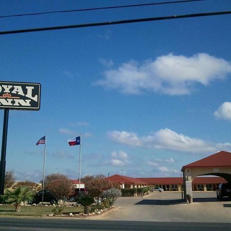 Royal Inn Pearsall Exteriör bild