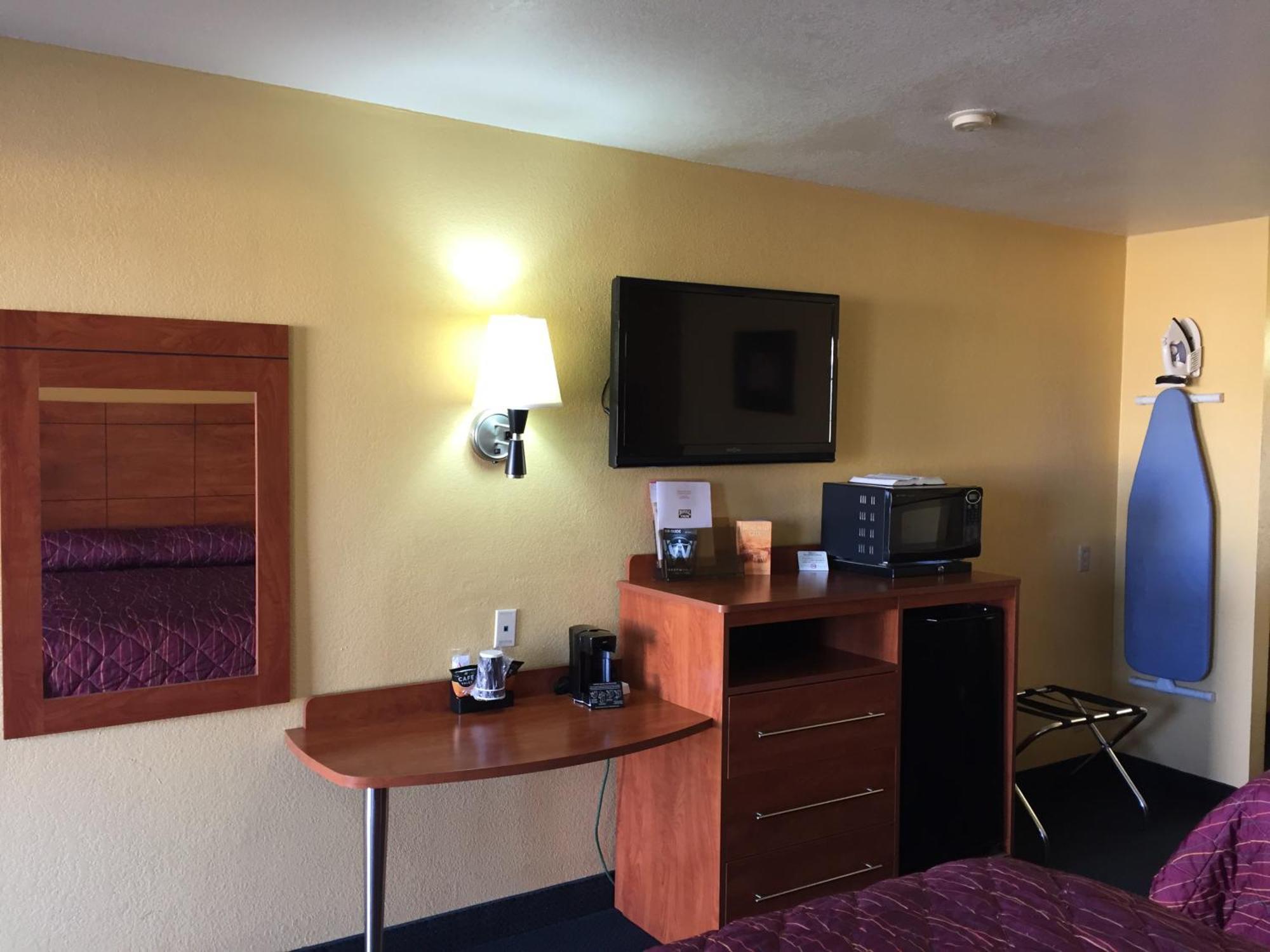 Royal Inn Pearsall Rum bild
